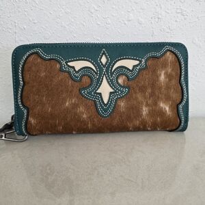 Trinity Ranch NWT Hair On Cowhide RFID Protected Wallet Green & Brown Western